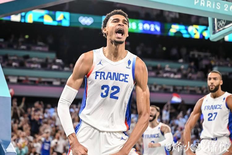 高效奇兵！卡姆-斯潘塞半场6投4中，得到12分1篮板3助攻