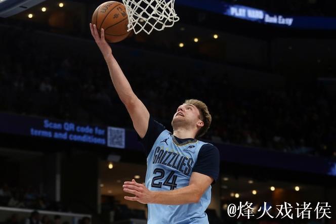 高效奇兵！卡姆-斯潘塞半场6投4中，得到12分1篮板3助攻